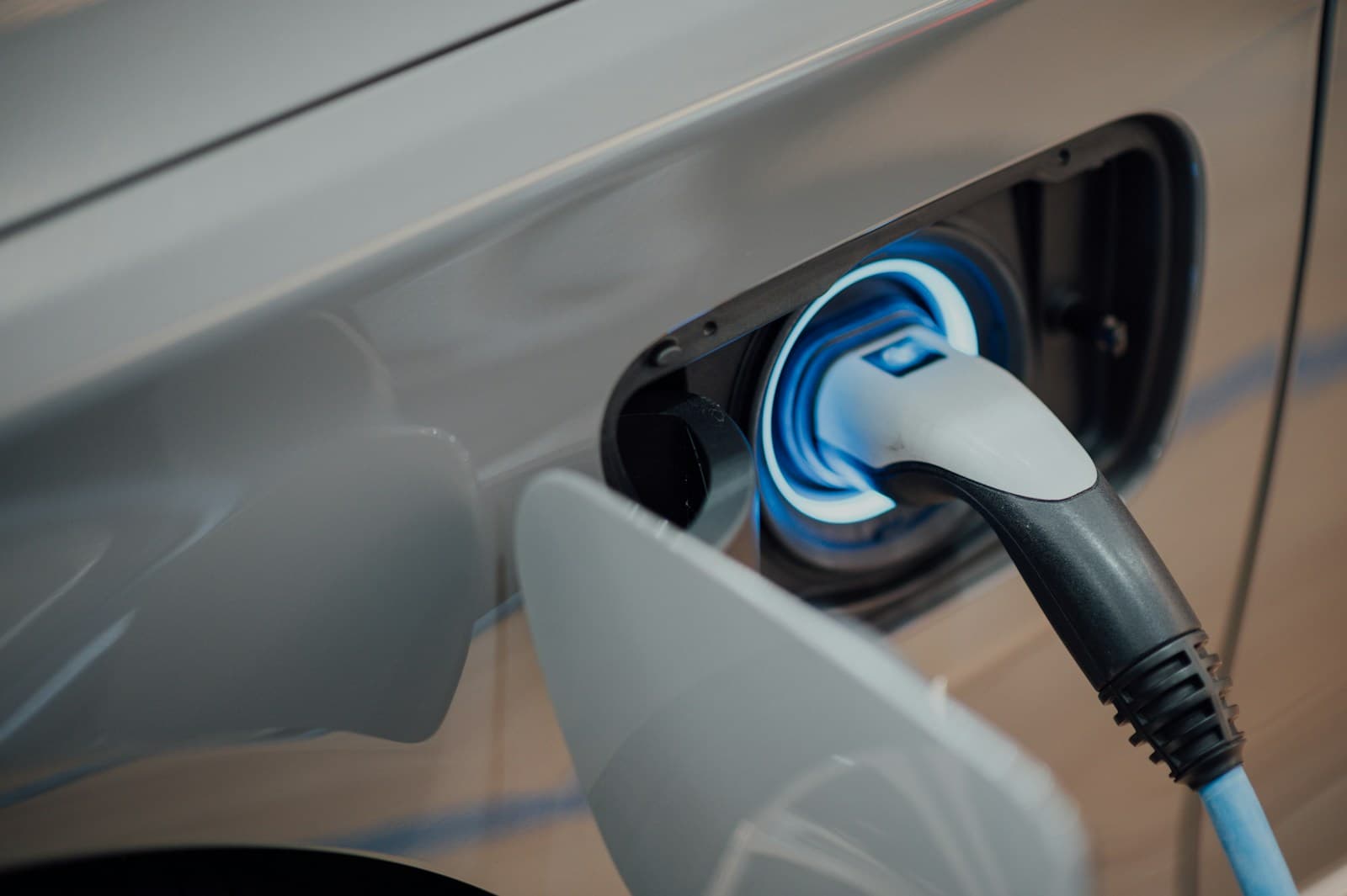 Electric vehicle charging, illustrating the energy supply for an electric drivetrain